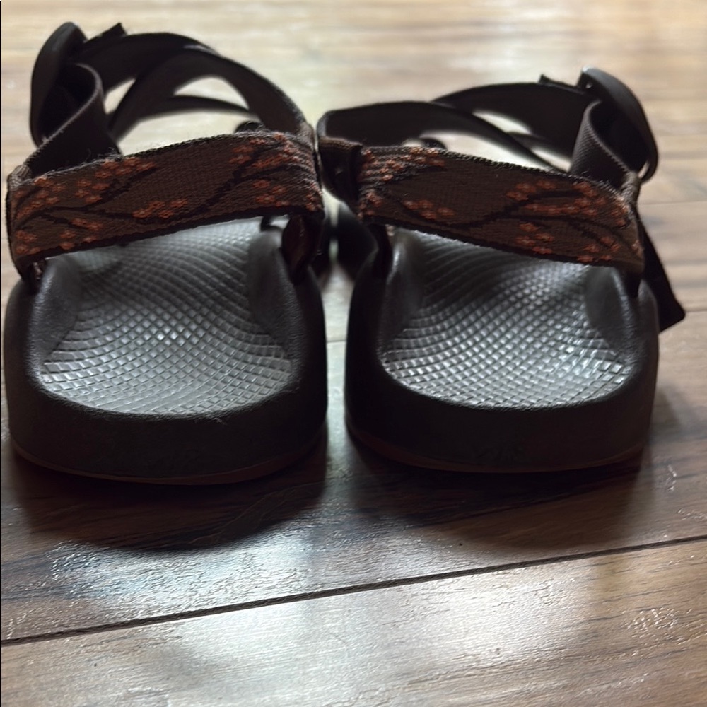 Women’s Chaco’s⛰️ size 8 - Picture 5 of 7